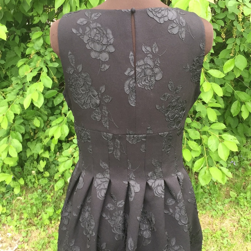 Elle 🌹 stunning Jacquard dress - Picture 8 of 8